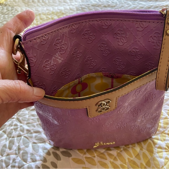 Guess Lilac w/Tan trim and strap Crossbody Bag - Like NEW - Picture 9 of 10